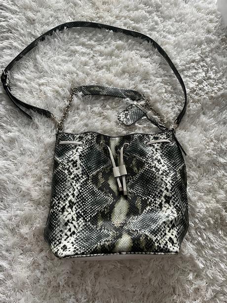 Raz použitá guess kabelka, guess