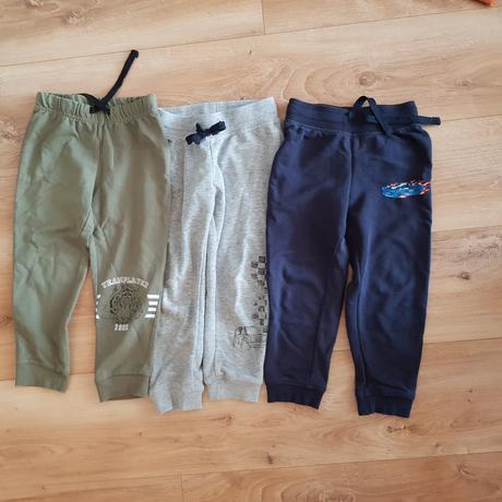 Tepláky 98/104, lupilu,104