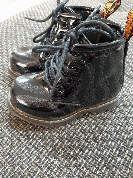 Topánky na prechodné obdobie, 20