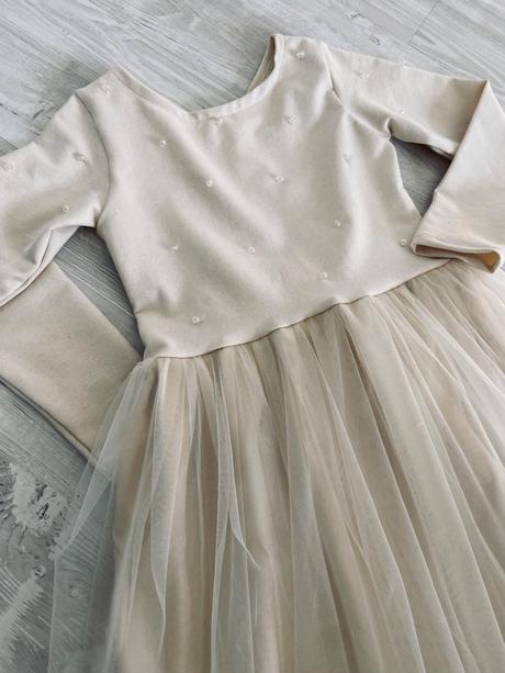 Sviatočné saty, 68 - 146