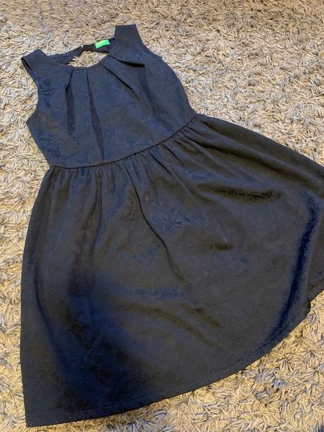 Zakarove saty, benetton,140