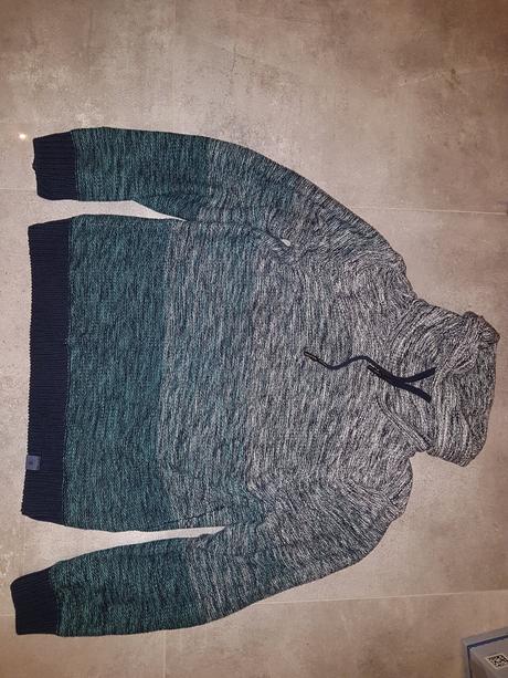 Predám krásny tyrkysový 1x oblečený pánsky sveter, m