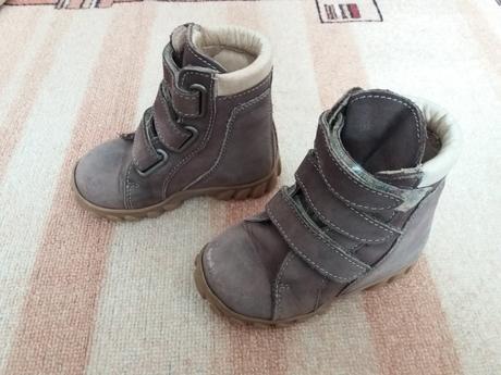 Vyššie celokožené topánky, 23