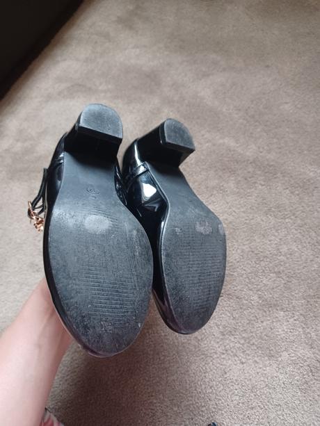 Elegantné topánky, 31