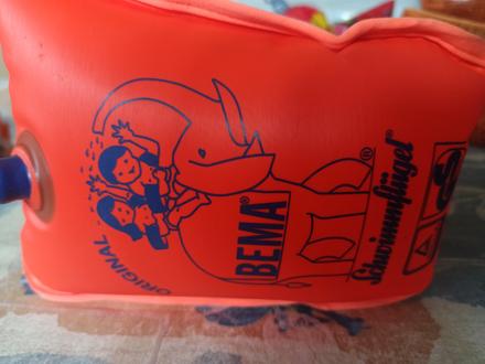 Jeden nafukovací rukávnik, pre bojazlivca, 