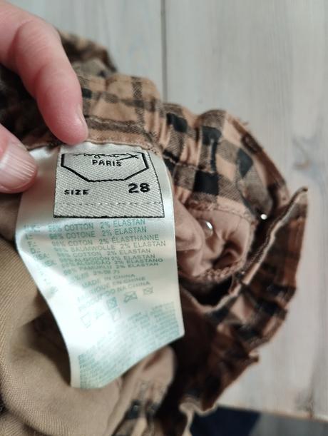 Kraťasy kapsáče káro, 152