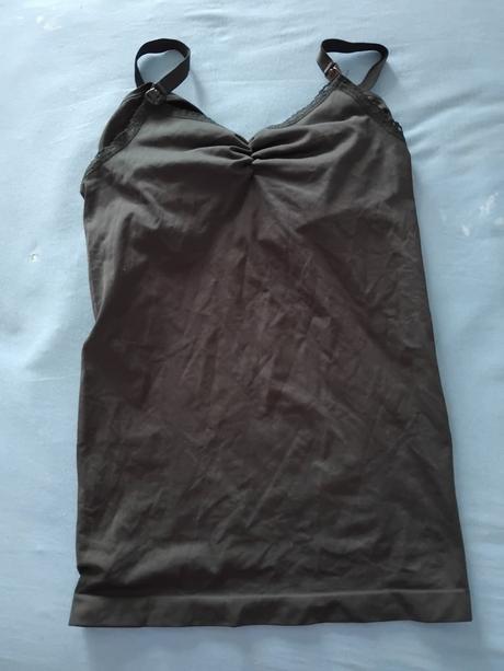 Strhujúce tielko aj na kojenie, 