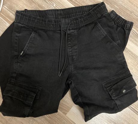 Cargo kapsáčové čierne nohavice cropp w30 /l 32, 32