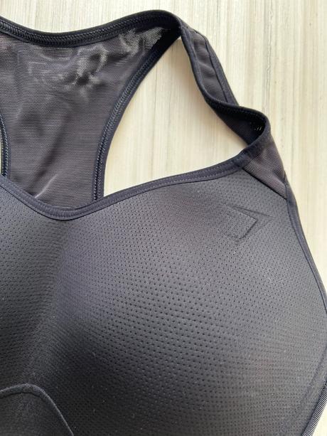 Gymshark podprsenka, 70b