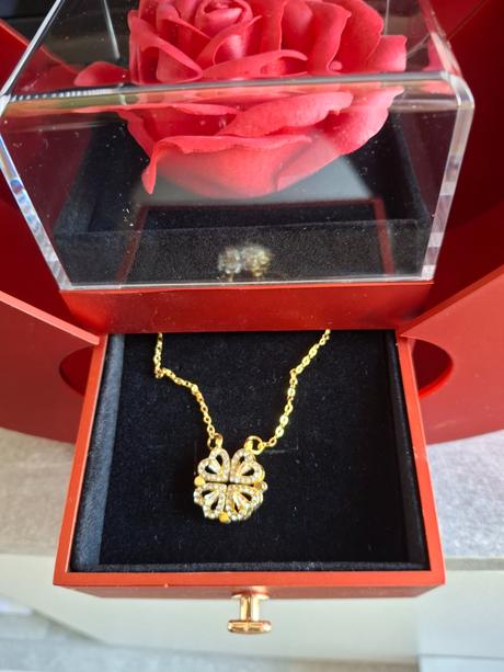 Retiazka v darcekovom balení, 