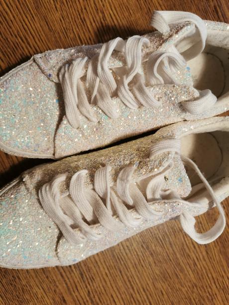 Botasky, reserved,35