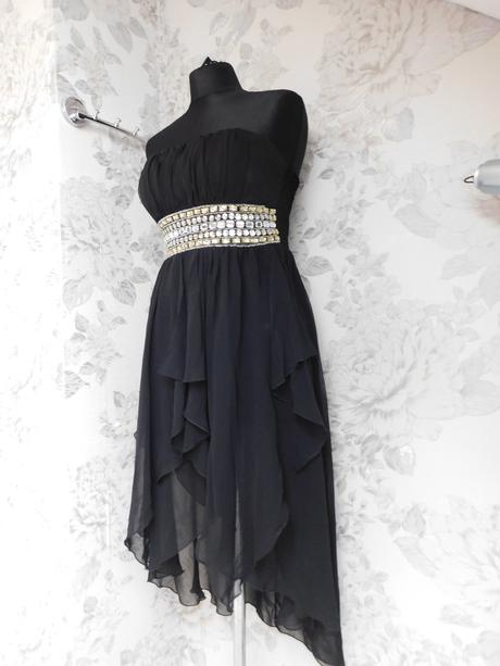 Velmi pekne šaty, s