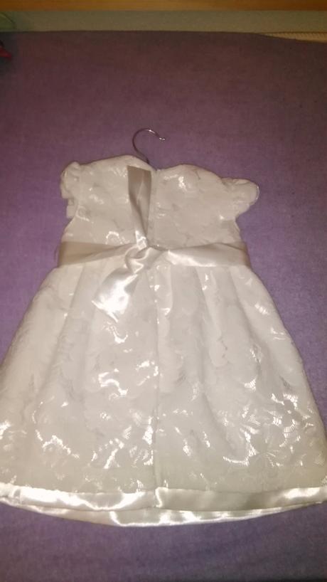 Krasne biele saty, 98