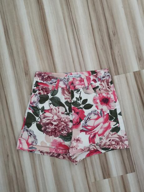 Kvetované šortky, amisu,s