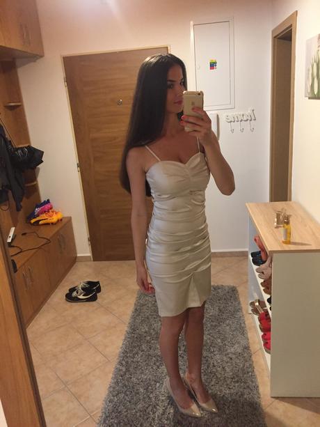 Perleťové krásne saty, 36