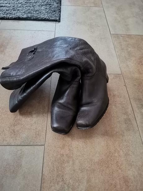 Kvalitné, kožené, málo nosené čižmy, 39