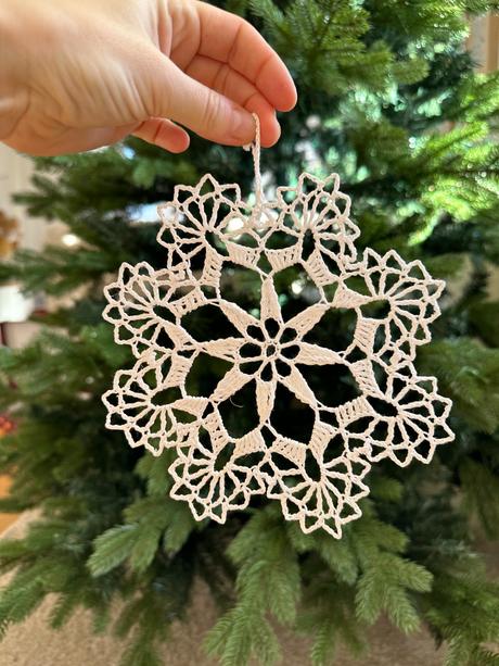 2 hačkované ozdoby,