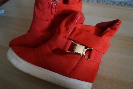 Vyvýšené semišky na skrytej platforme, 39