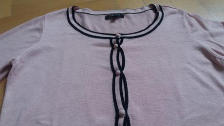 Pudrovo-ruzovy svetrik amisu s maslickami, amisu,s