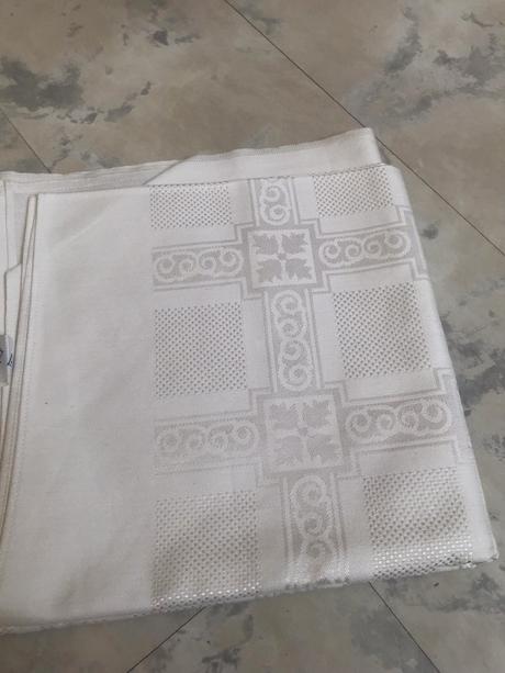 Slávnostný damaškový obrus 100 x 100,