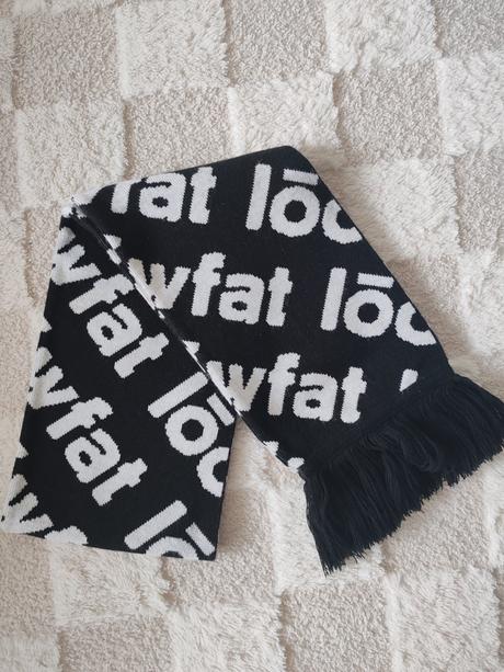 Šál zn. loowfat, 