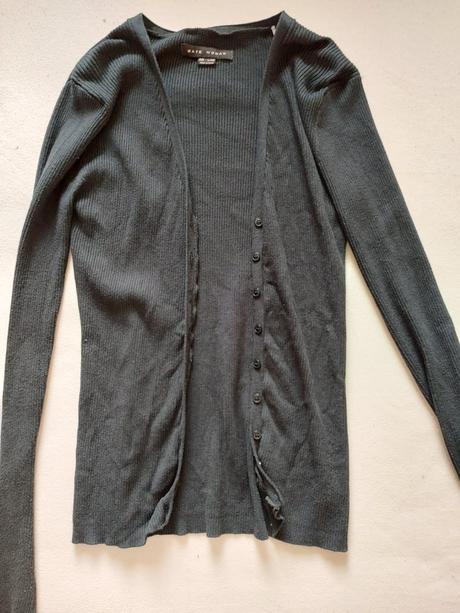 Svetrík čierny na gombíky, gate,m