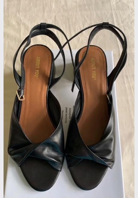 Kožené sandálky, 40