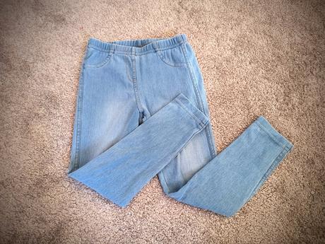 Tenšie jegginsy, calzedonia,104