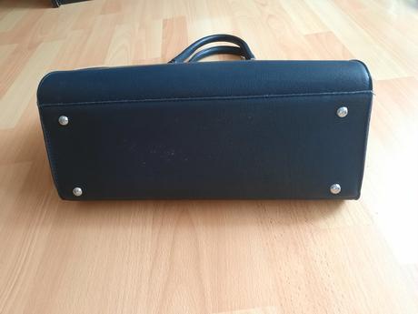 Dámska kabelka, gussaci