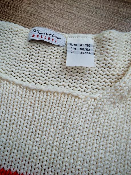 Krásny pletený pulóvrik, 48