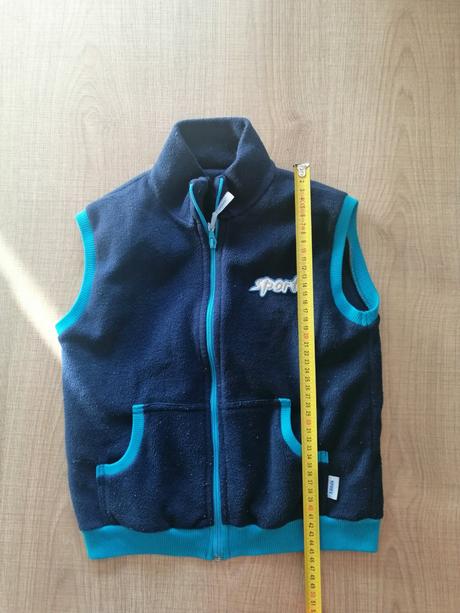 Chlapčenská plyšová vesta, velkosť 134, 134