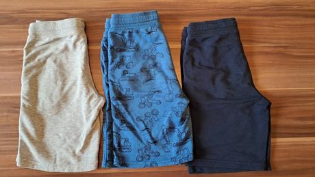 Kraťasy 140 - 3 ks, c&a,140