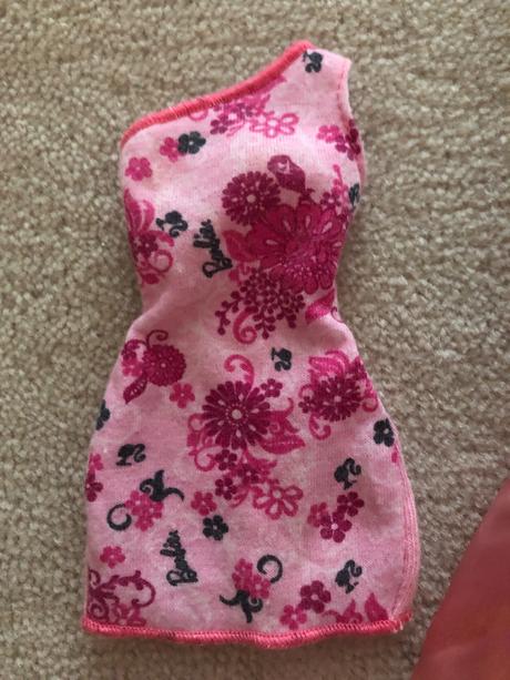 Barbie plus 7 ks oblecenie,
