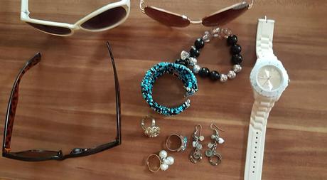 Doplnky 3 eurá všetko čo je na foto,, 