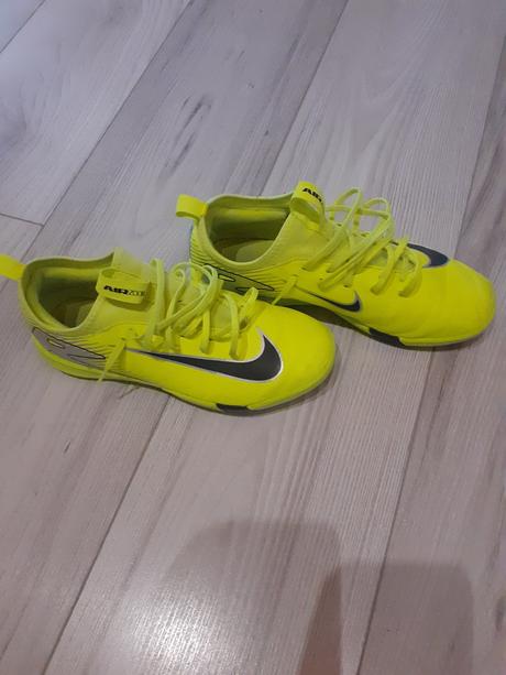 Halovky, nike,38