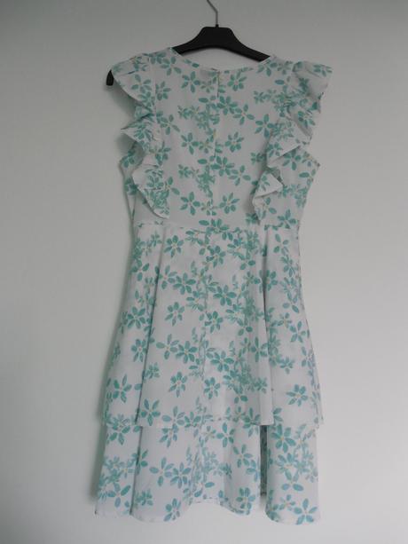 Kvietkované šaty, 36