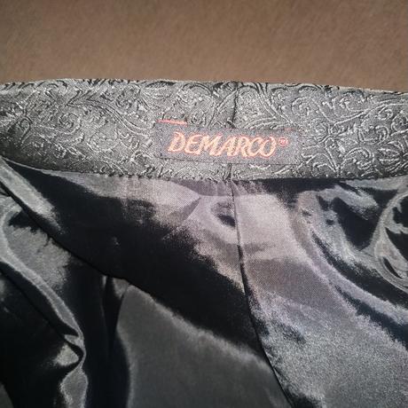 Čierne  spoločenské sako, 170