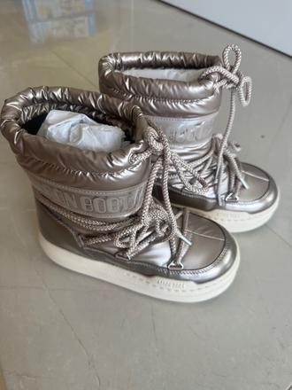 Moon boots, 35