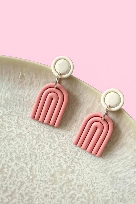 Lahucke nausnice z polymeru,