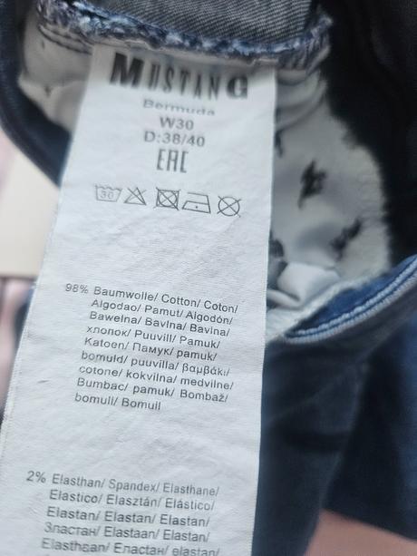 Mustang kratasy bermudy, mustang,l