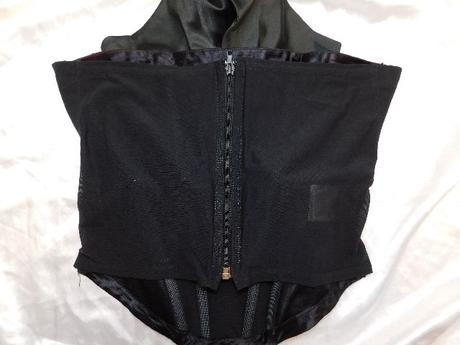 Kvalitny korzetovy top, 38