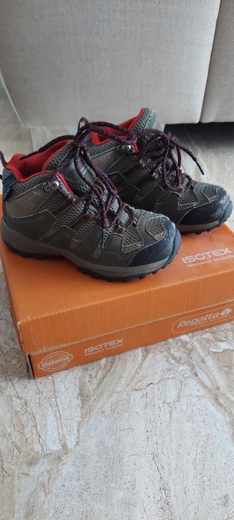 Nepremokavé turistické topánky regatta, 28
