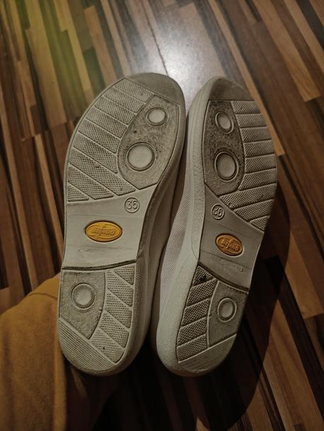 Biele cvicky, befado,36