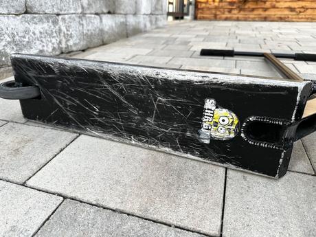 Kolobežka freestyle striker gravis l black, 