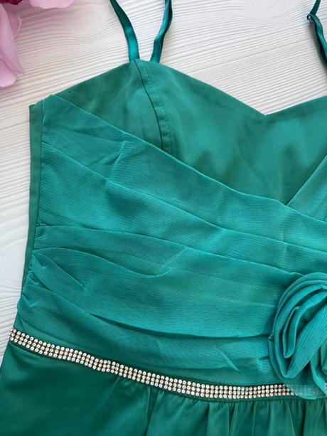 Rinascimento - saténové šaty, m