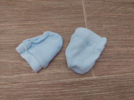 Rôzne rukavičky č.62, 62