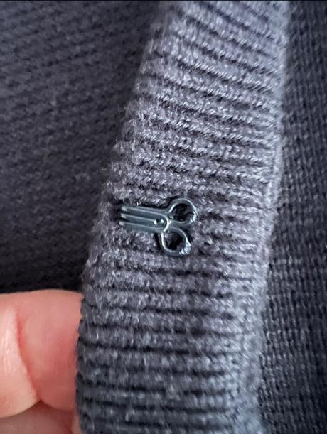 Armani bolerko svetrik 9-11 rokov stalo 243 eur, armani,140