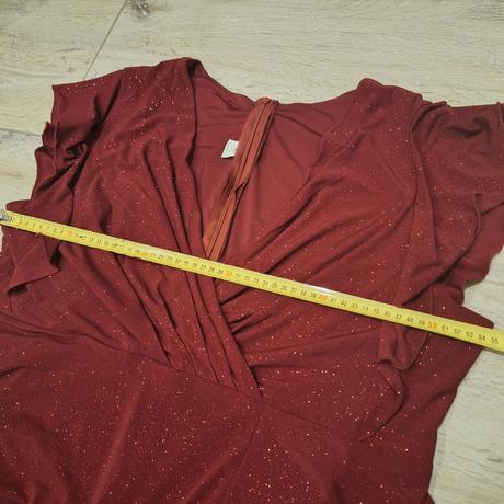 Dlhé spoločenské saty, 52