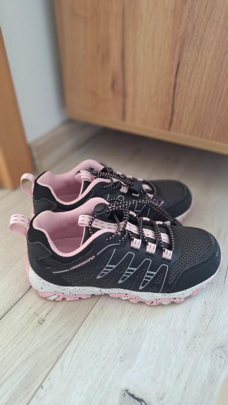 Trekové topanky, 34