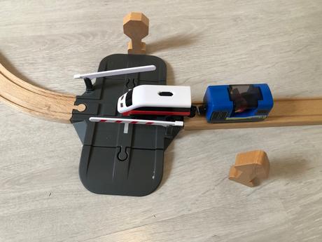 Drevená ikea vlaková dráha, 